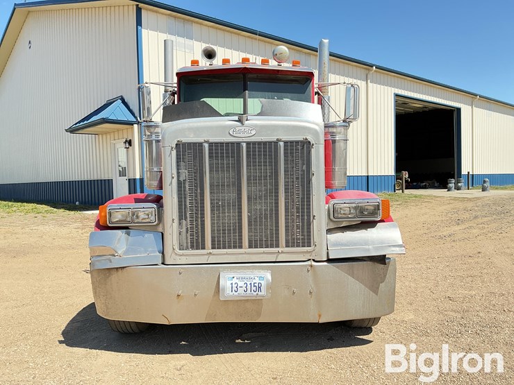 1996-peterbilt-379-image-2