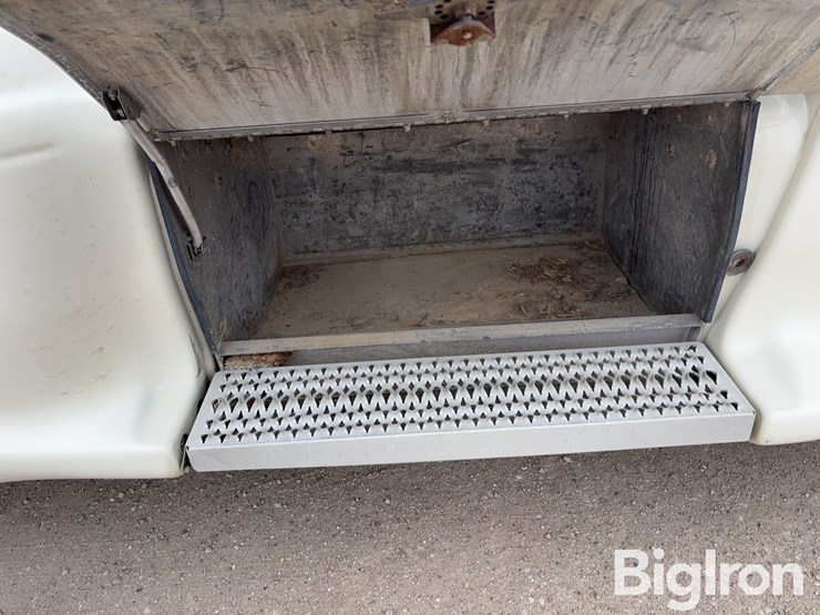 2011-peterbilt-386-image-15