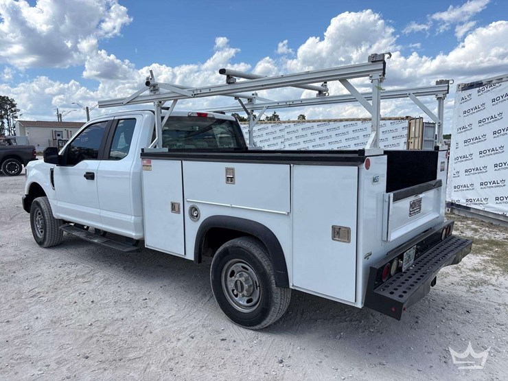 2021-ford-f250-image-4