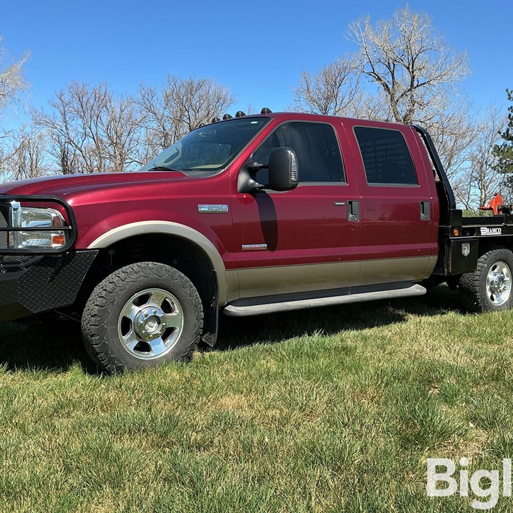 2005 FORD F250 LARIAT