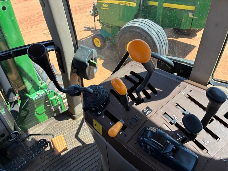 2003-john-deere-6715-image-16