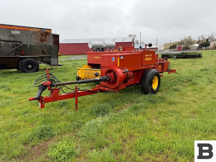new-holland-580-image-2