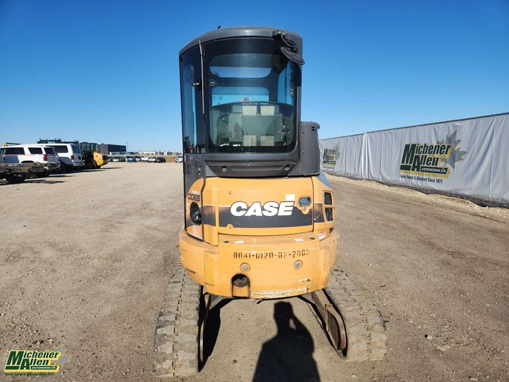 2011-case-cx36b-image-22