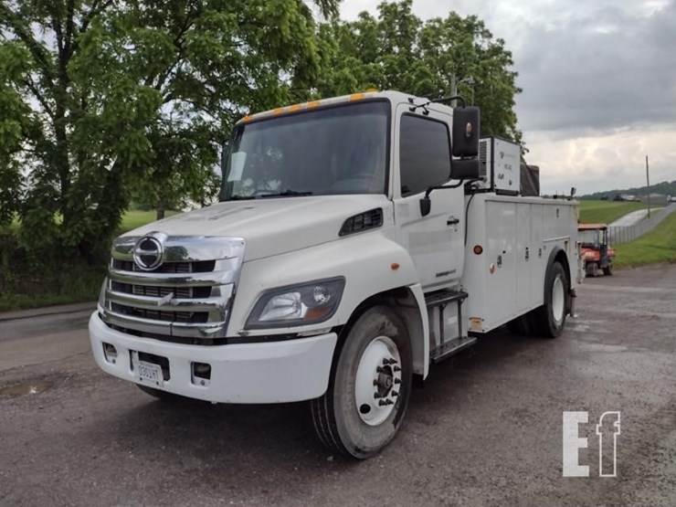 2015-hino-338-image-47