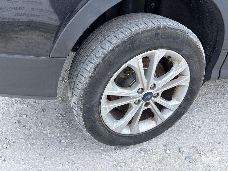 2017-ford-escape-image-30