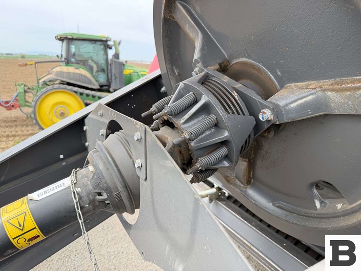 2022-massey-ferguson-2270-image-17