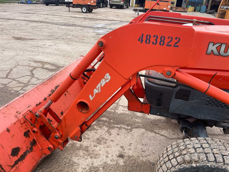 #4054-•-kubota-tractor-image-30