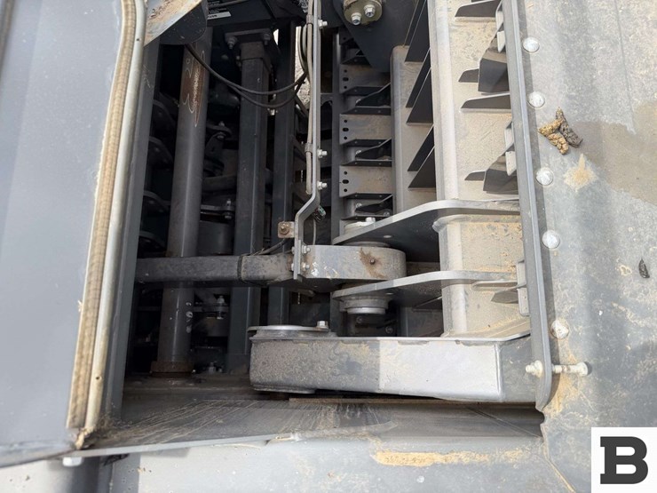 2022-massey-ferguson-2270-image-48