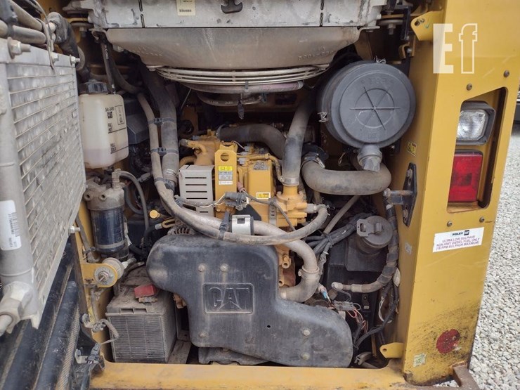 2018-caterpillar-262d-image-15