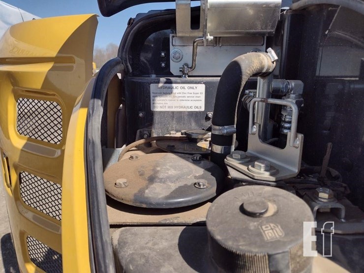 2022-deere-35g-image-36