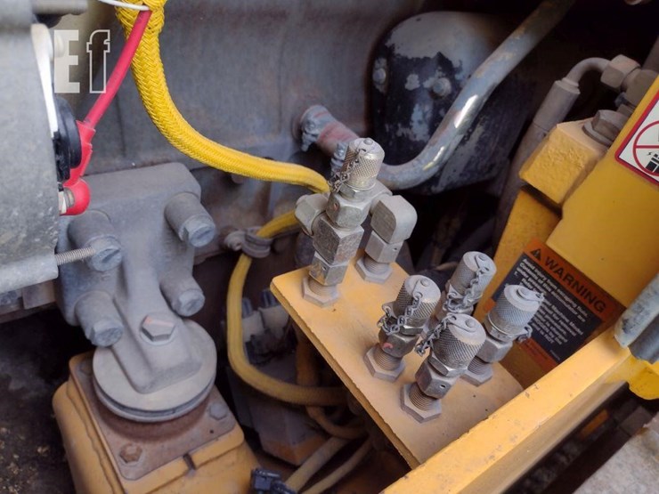 2004-deere-655c-ii-image-36