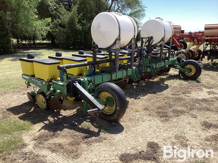 john-deere-7300-image-3