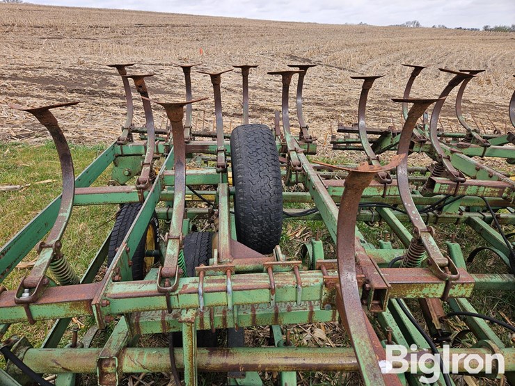 john-deere-1010-image-15