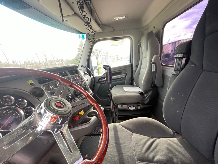 2015-kenworth-t880-image-90