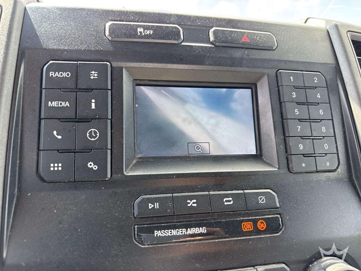 2021-ford-f250-image-24