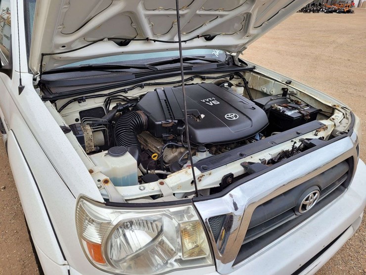 2010-toyota-tacoma-sr5-image-20