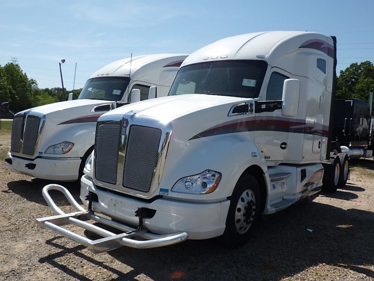 2016-kenworth-t680-image-1