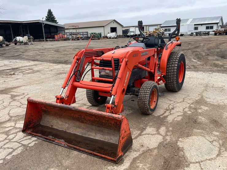 #4054-•-kubota-tractor-image-1