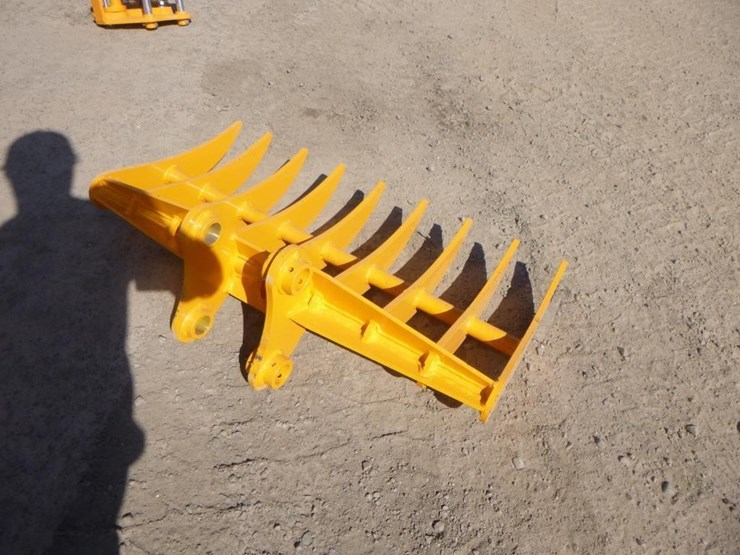 caterpillar-303-image-3