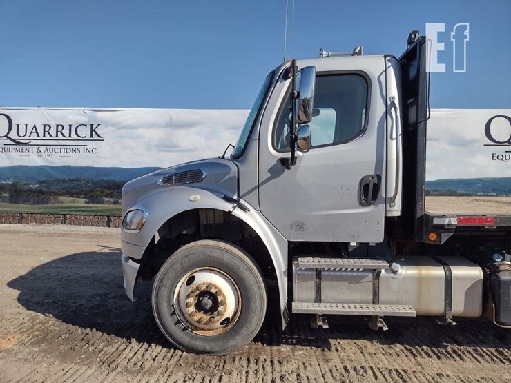 2015-freightliner-business-class-m2-106-image-18