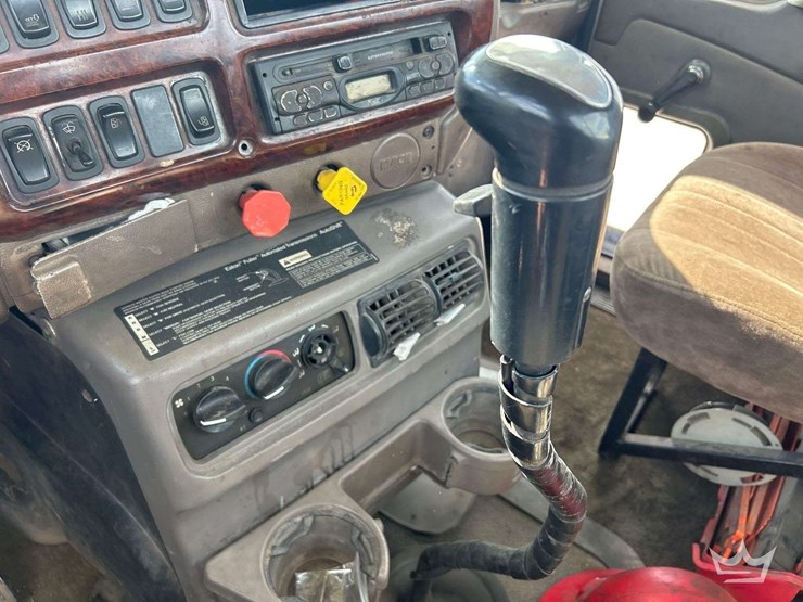 2005-mack-ch613-image-22