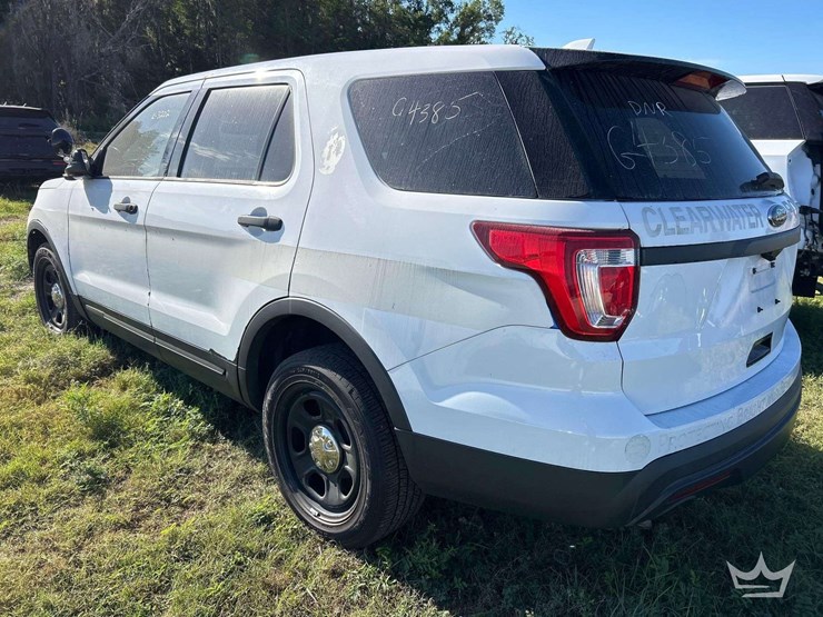 2017-ford-explorer-image-4