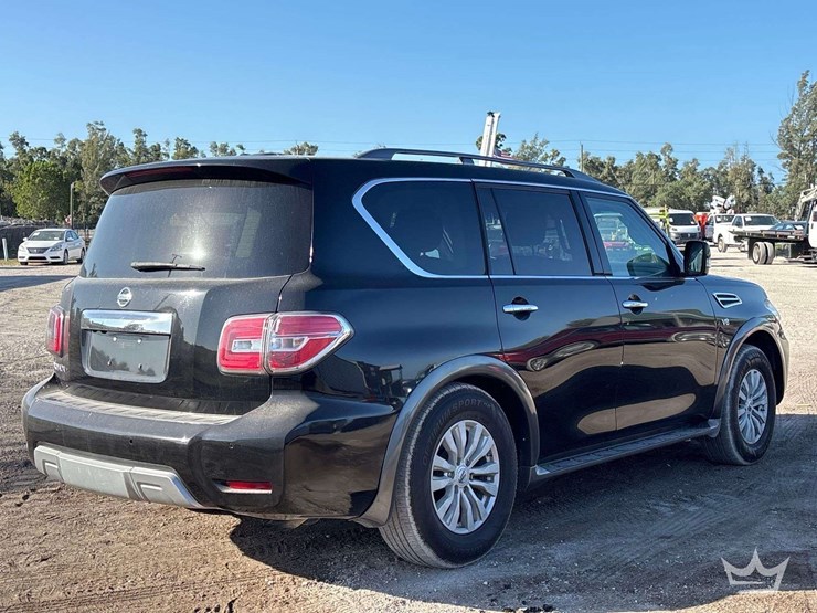 2017-nissan-armada-image-3