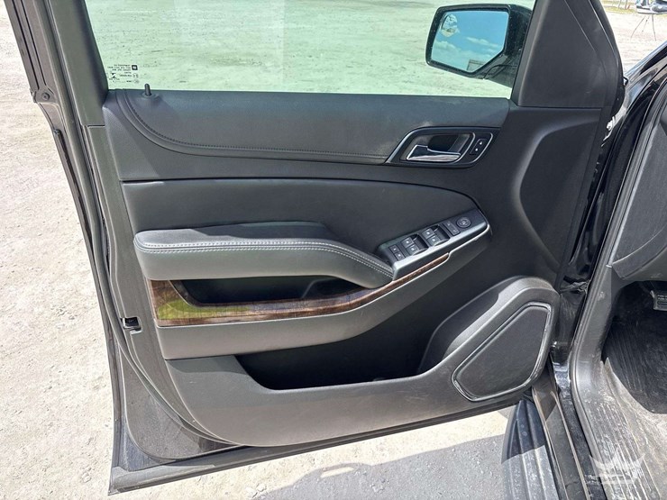 2019-chevrolet-tahoe-image-11