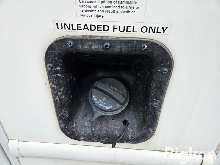 2020-massey-ferguson-730-image-11