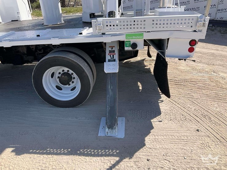 2015-altec-l37m-image-25