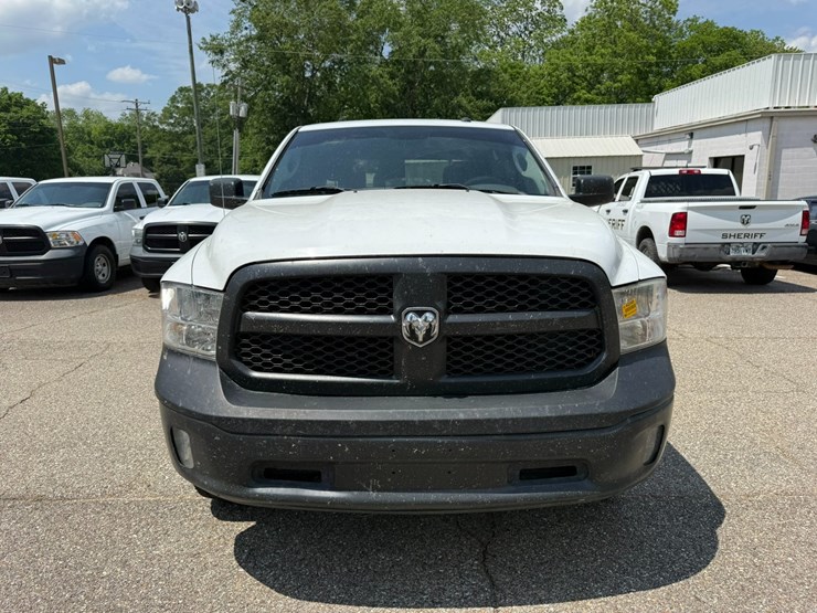 2016-dodge-1500-image-18
