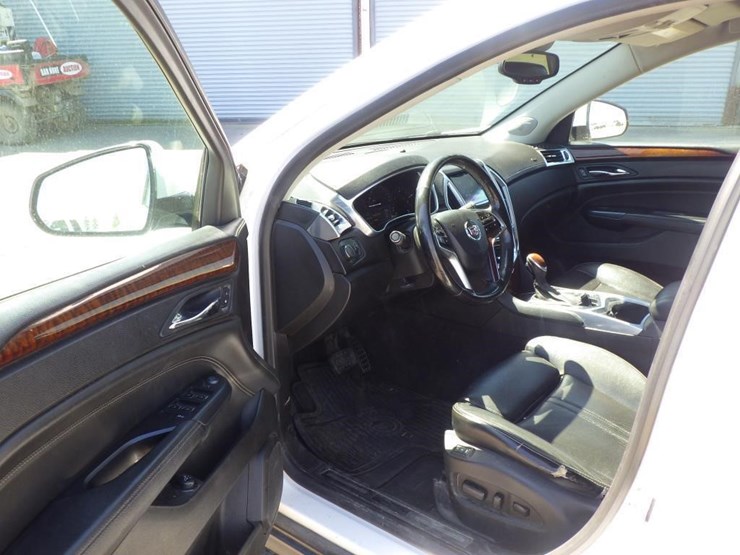 2014-cadillac-srx-image-5