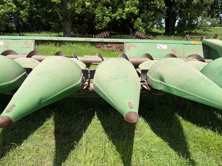 john-deere-8-image-26