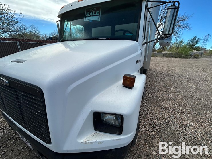 2000-freightliner-fl50-image-11
