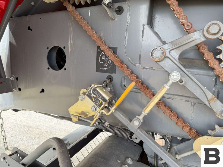 2022-massey-ferguson-2270-image-22