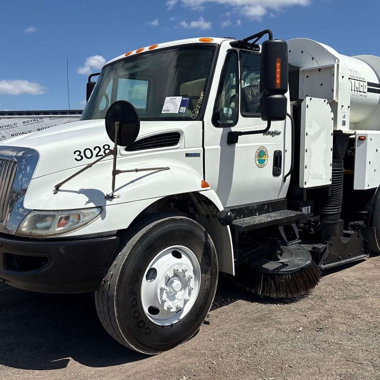 2010 TYMCO 500X