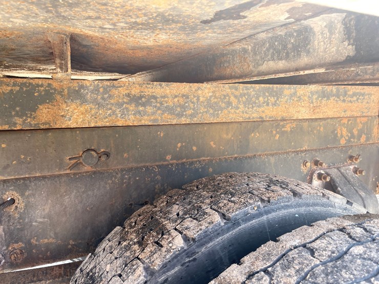 #4015-•-2004-freightliner-dump-truck-(has-wi-title)-image-25