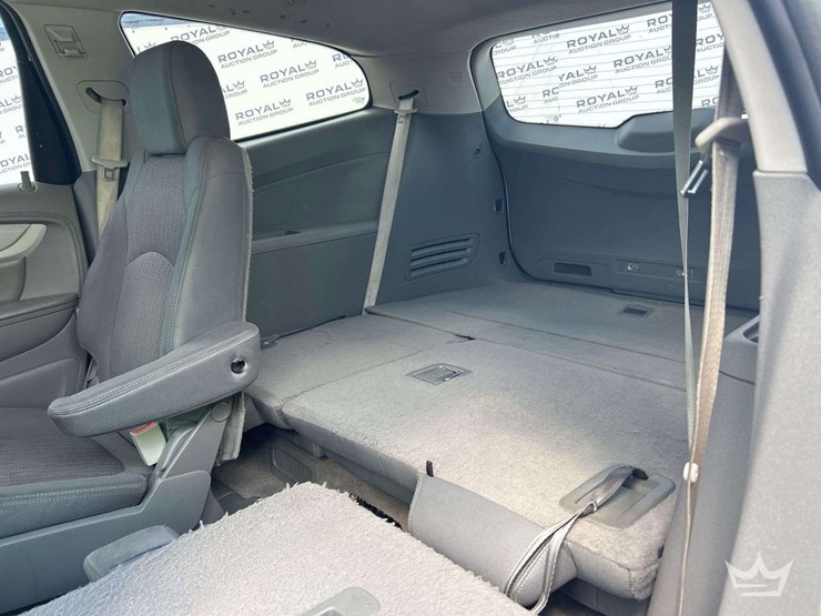 2017-chevrolet-traverse-image-17