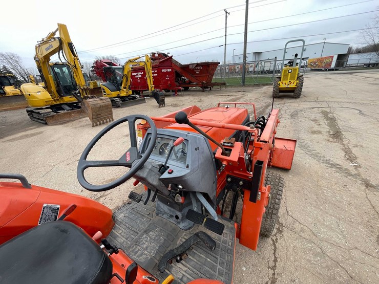 #4056-•-kubota-tractor-image-62