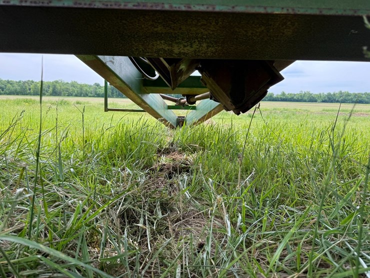 #45624-•-sukup-giant-grain-cart-image-10