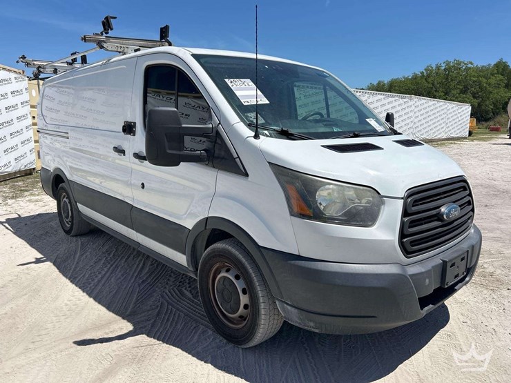 2017-ford-transit-image-2