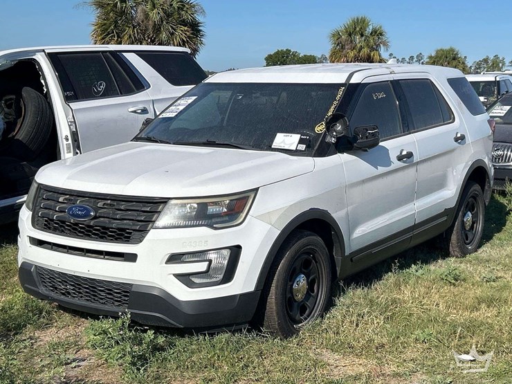 2017-ford-explorer-image-1