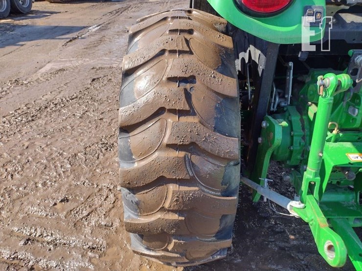 2017-john-deere-4052r-image-23