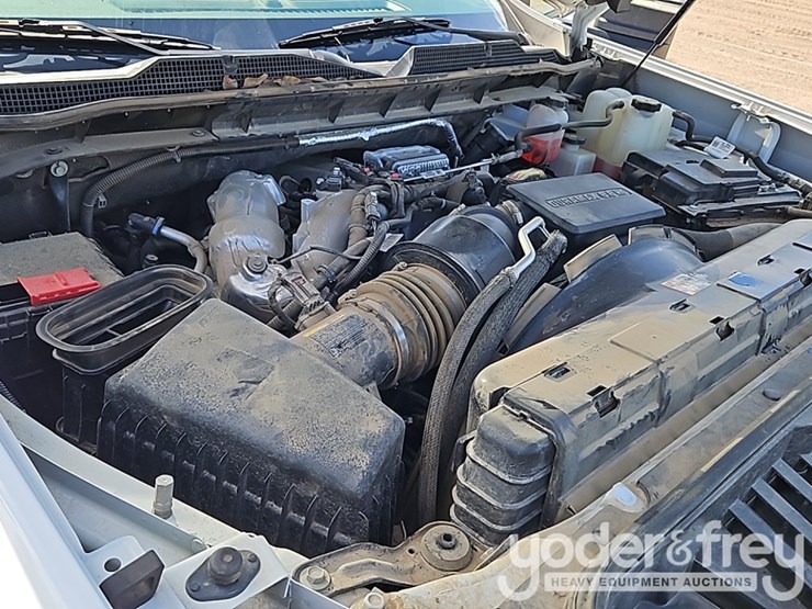 2022-chevrolet-3500hd-image-18