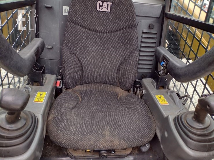 2018-caterpillar-262d-image-9