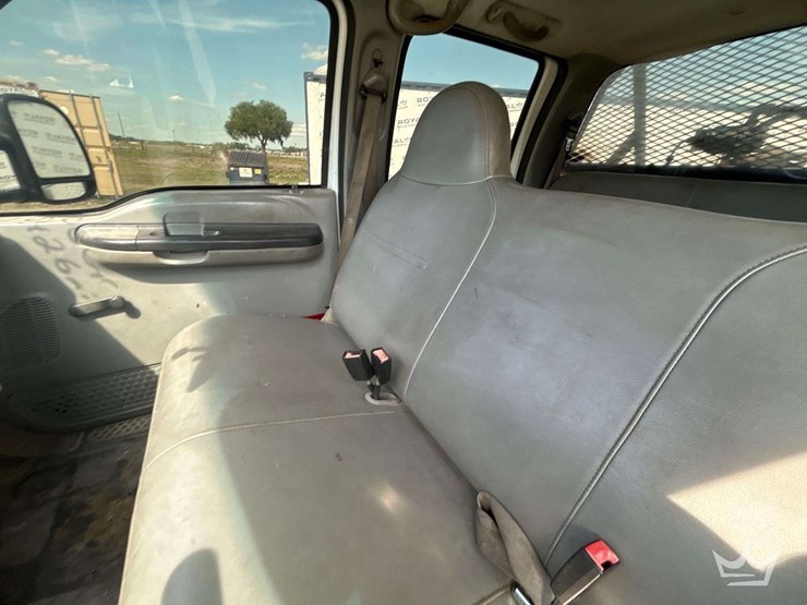 2006-ford-f450-image-27