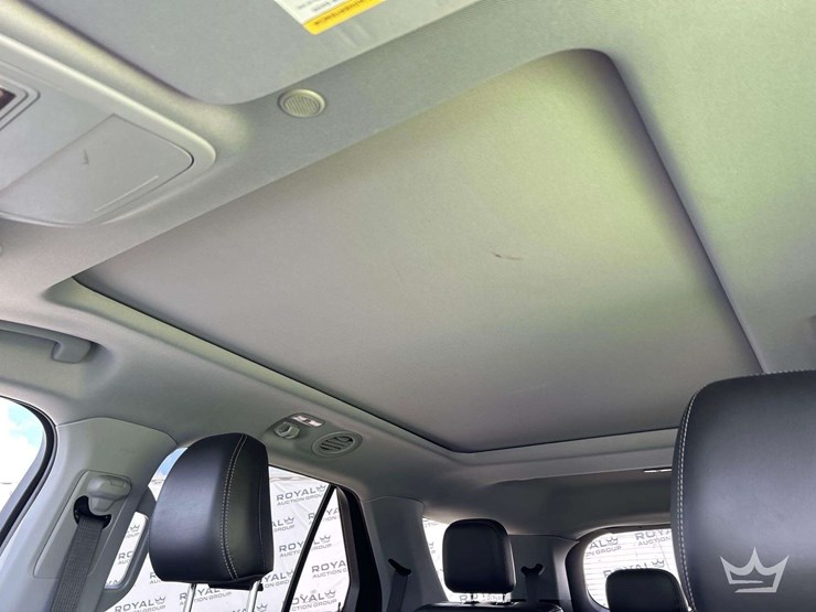 2021-ford-explorer-image-24