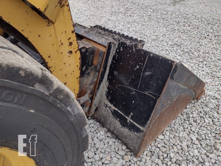 2016-caterpillar-246d-image-26