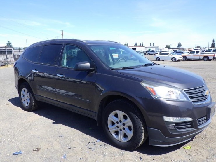 2017-chevrolet-traverse-image-2