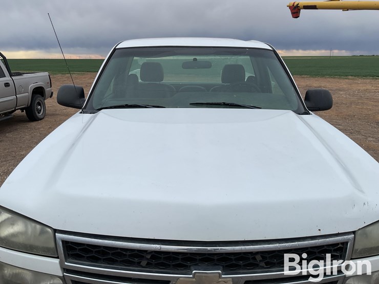 2006-chevrolet-3500-image-10